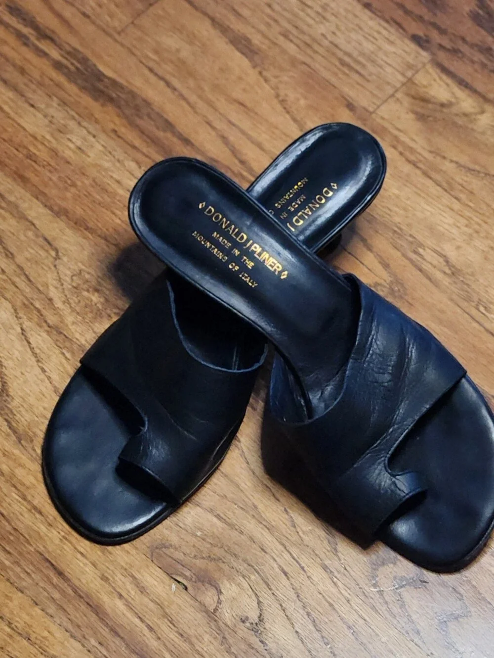 Donald J Pliner Valore kitten heel mules. - Picture 2 of 5